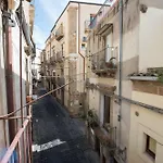 La Rosa Antica 3*